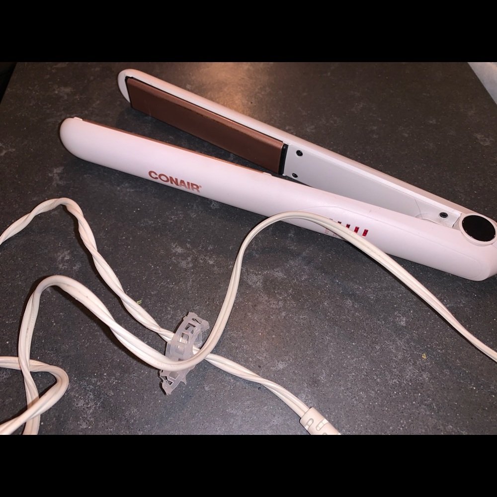 Con-Air hair straightener